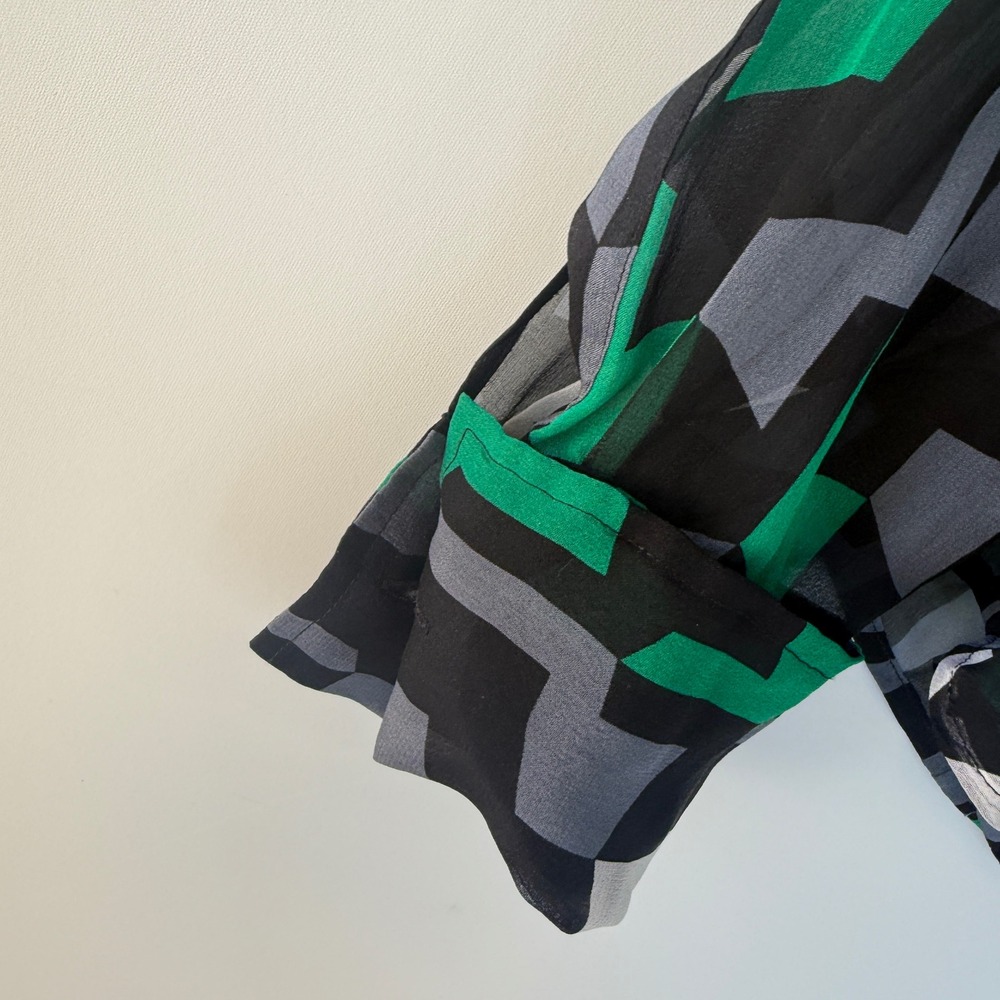Diane von Furstenberg Blouse Women 6 Green Geometric Silk Chiffon Button Down - Picture 6 of 10